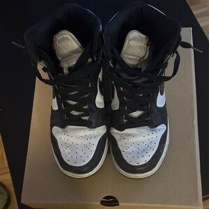 Nike Black and White Women's Sneakers